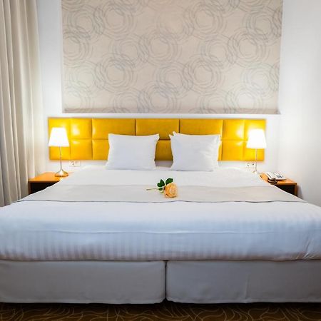 Best Western Hotel Lev Or I Bucarest Esterno foto