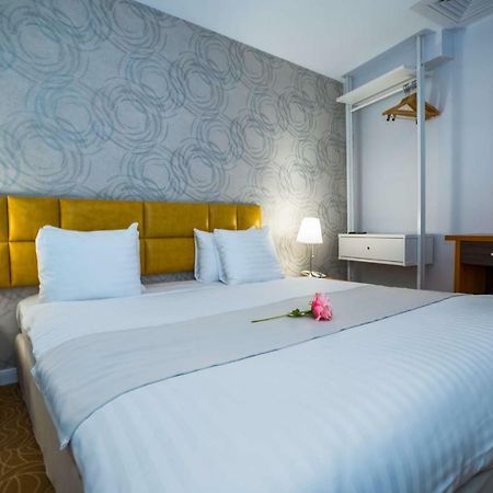 Best Western Hotel Lev Or I Bucarest Esterno foto